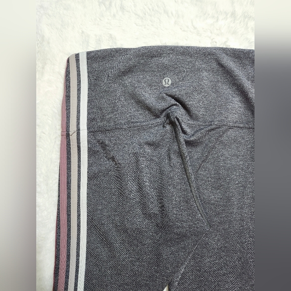 Lululemon Take A Hint 7/8 Tight *25". Size 6. - Picture 17 of 17